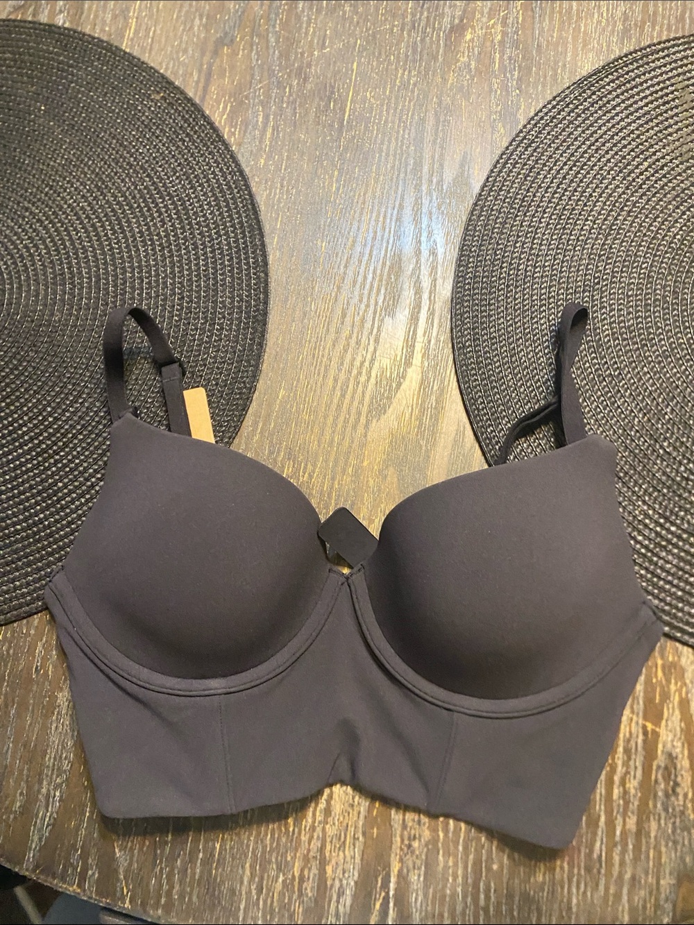 SKIMS Fits everybody low back Black Longline 32B onyx bra NWT